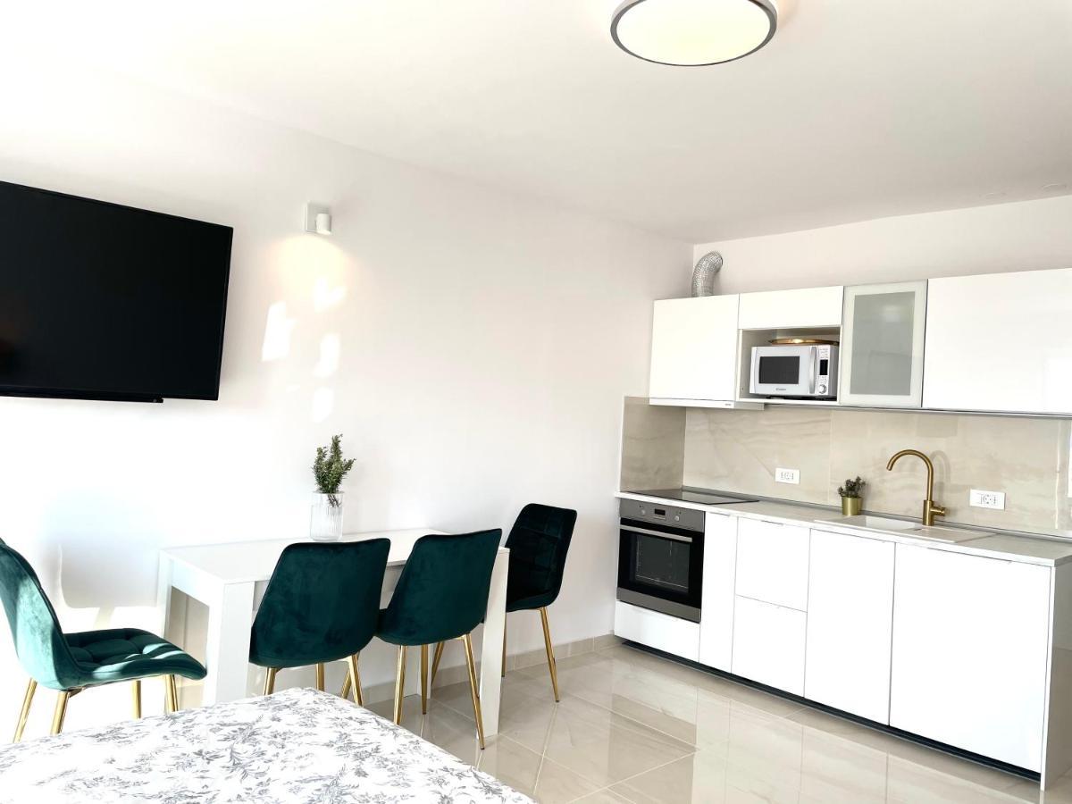 Apartment Vila ** Стиниця Екстер'єр фото