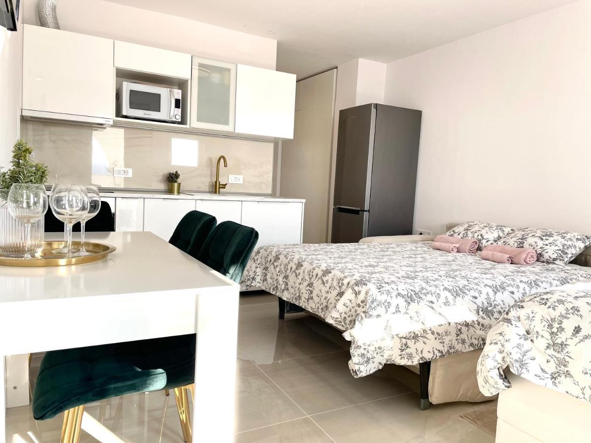 Apartment Vila ** Стиниця Екстер'єр фото